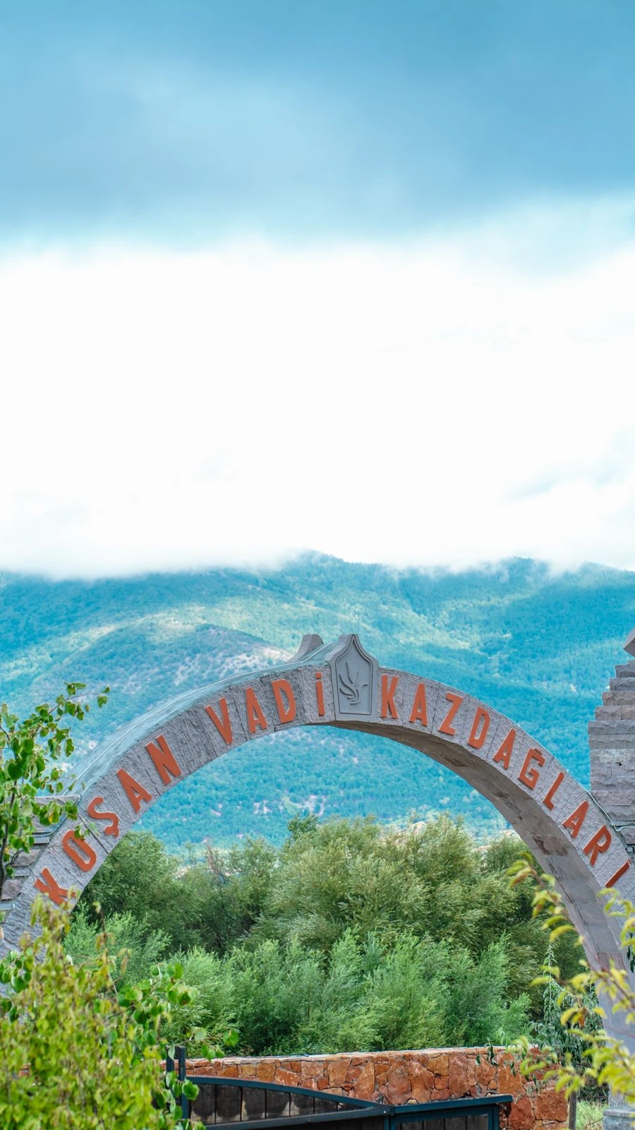 Koşan Vadi giriş kemeri